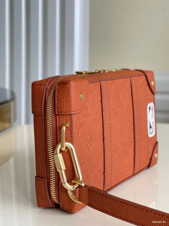 VUITTON TRUNK SOFT LOUIS LVXNBA WEARABLE WALLET 0312